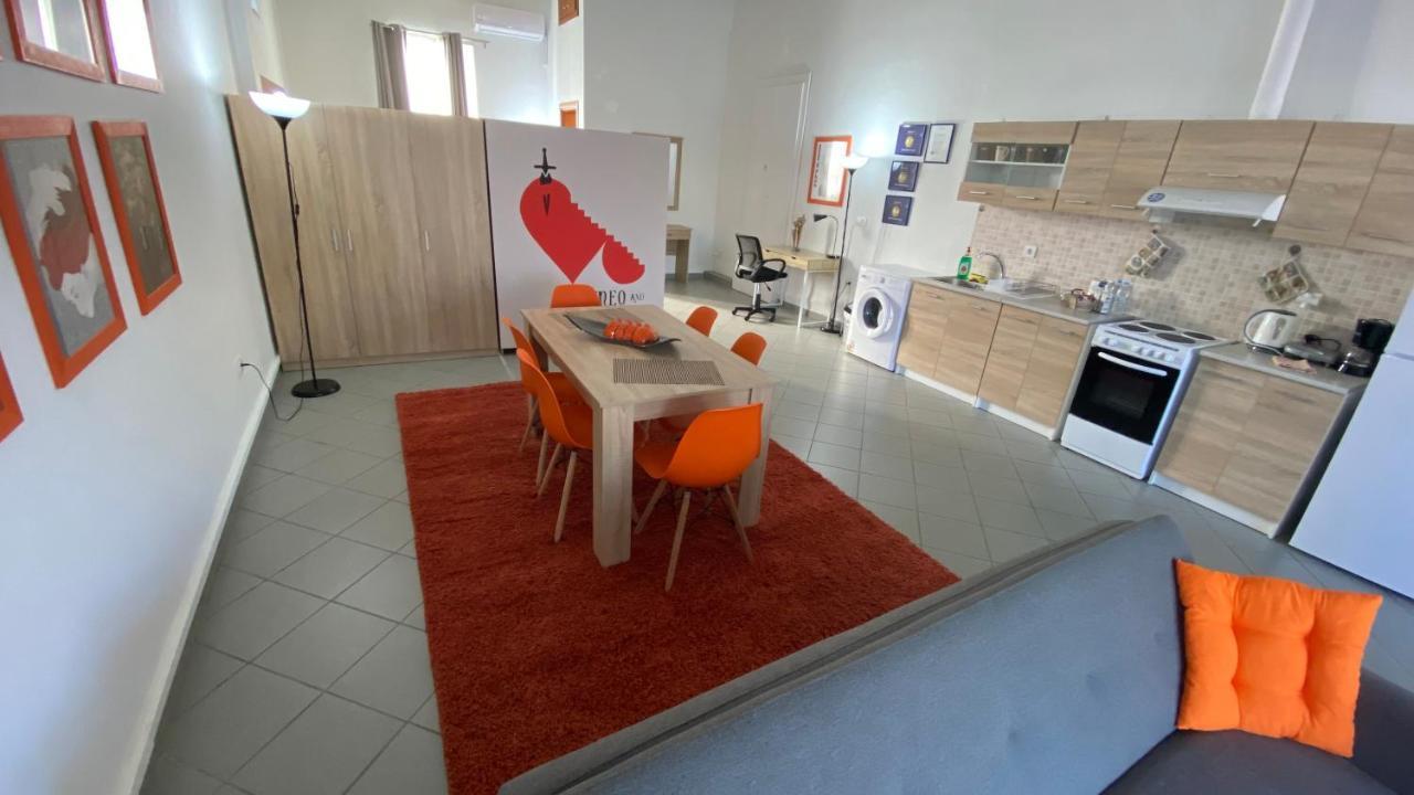 Patras Romeο House Apartment Bagian luar foto