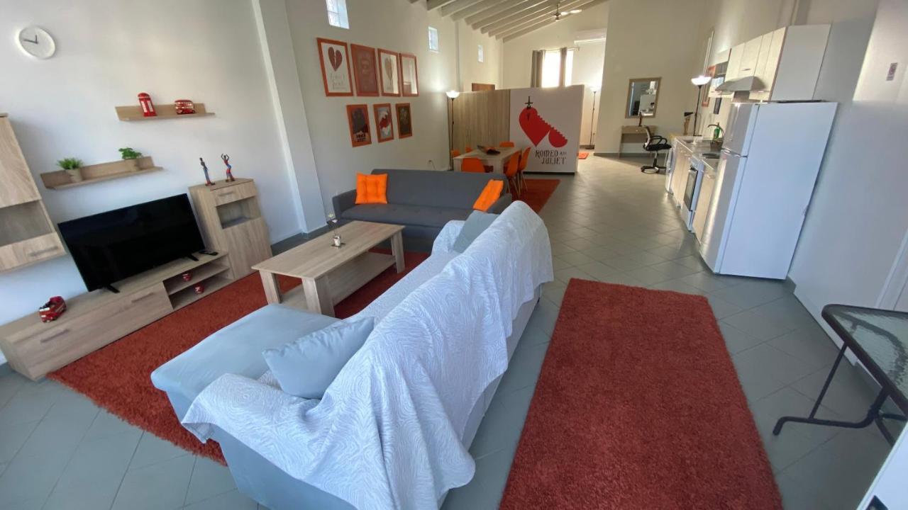 Patras Romeο House Apartment Bagian luar foto